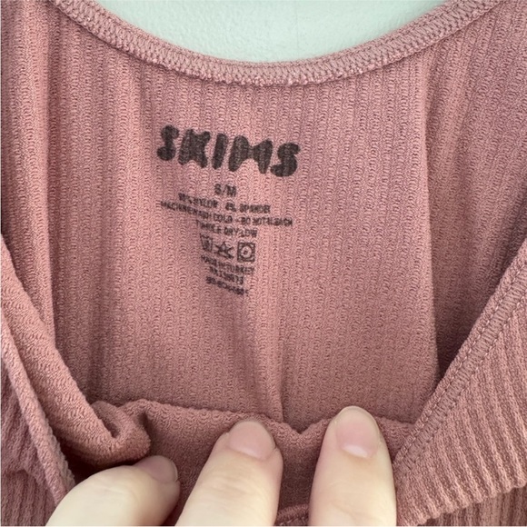 Skims bodysuit. Size S/M - Picture 2 of 3